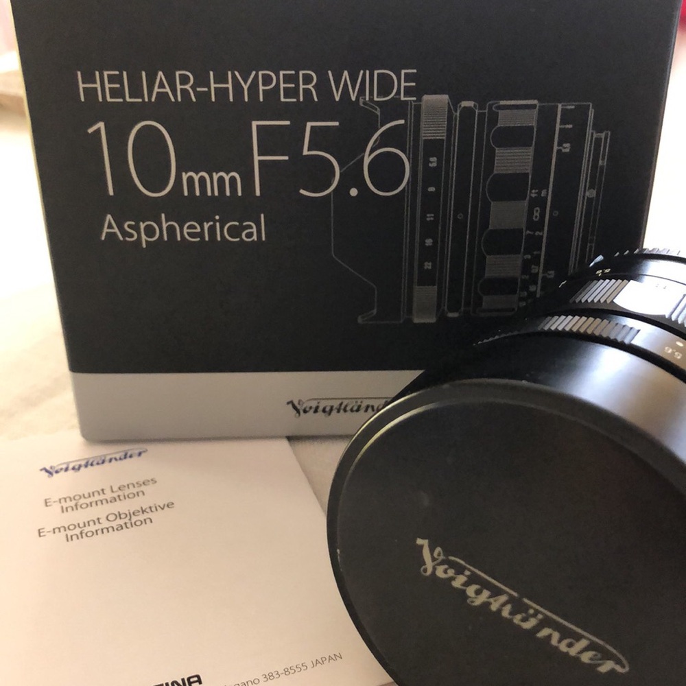 Voigtlander Heliar Hyper Wide 10mm F5.6 camera lens